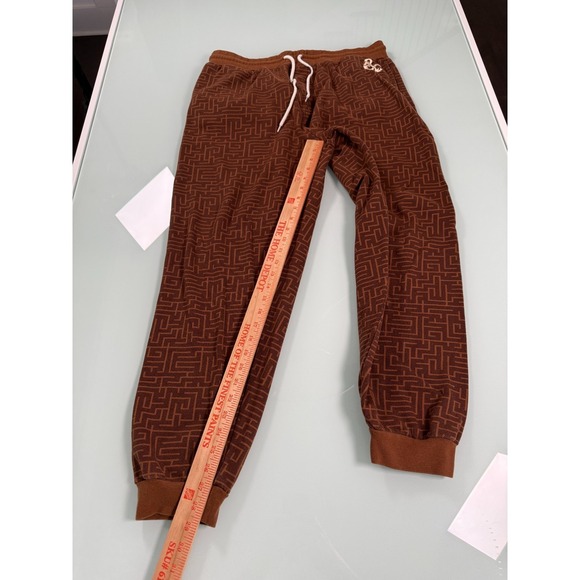 Dungeons & Dragons Sweatpants Size XL Red Black Maze Wizards Of The Coast 2021 - Picture 7 of 10